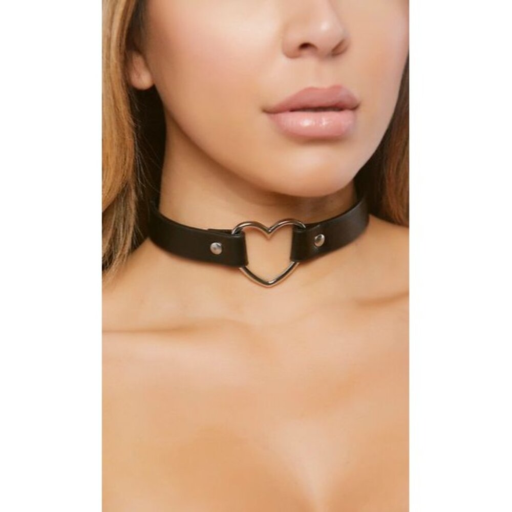 FORPLAY NEW Faux Leather Heart Choker‎